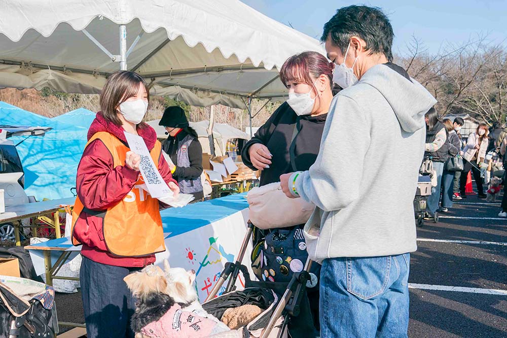 ペットを連れた来場者と交流しながら、共生社会へのヒントを探る