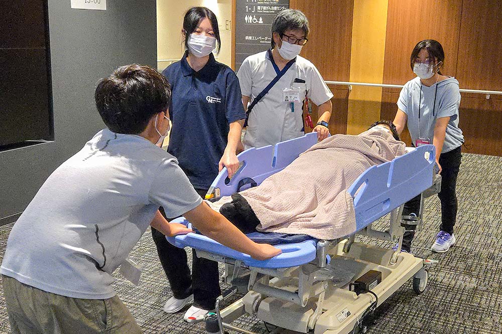 アシストストレッチャー体験