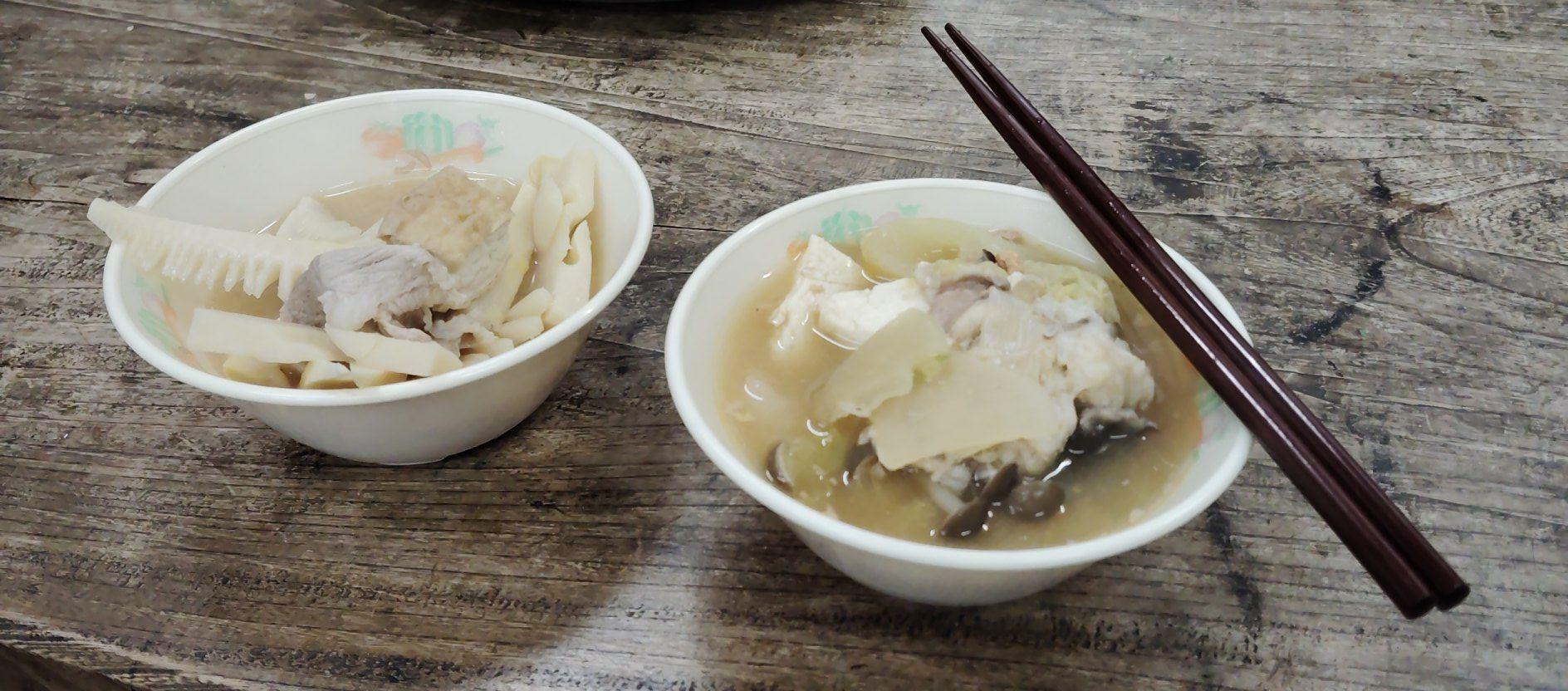 温海地域でもらったアンコウやイカや筍を使って学生が作った料理