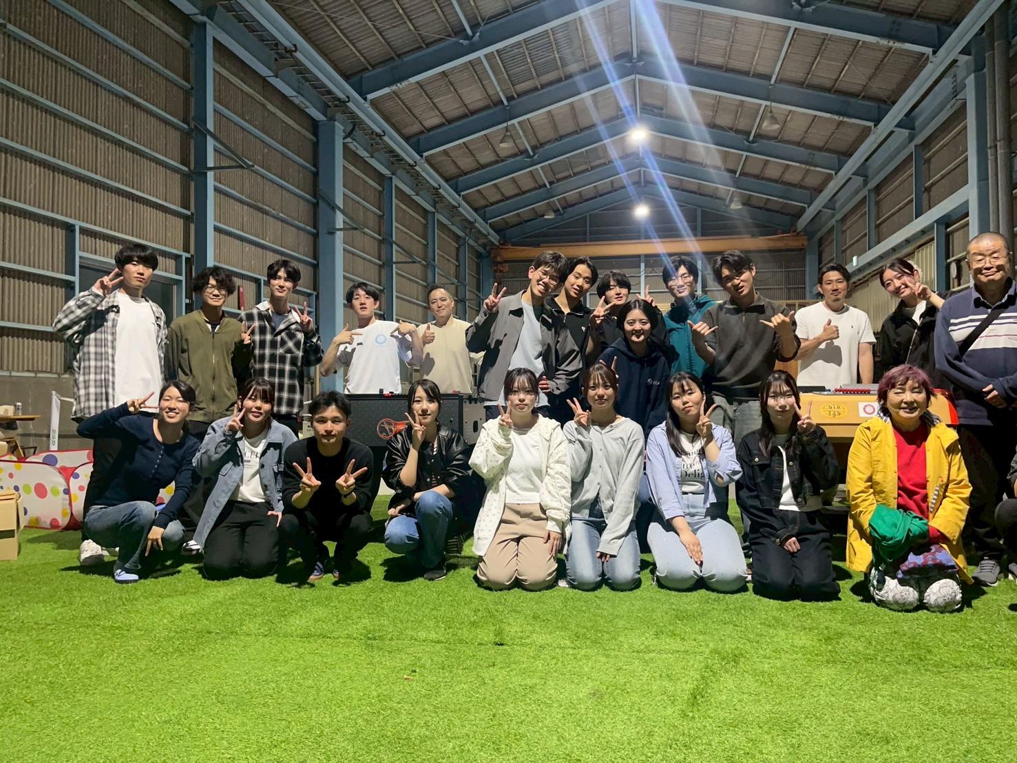 KiccaBASEで開催された交流夕食会の参加者集合写真